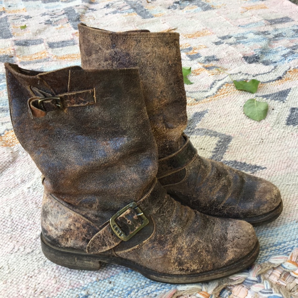 Frye Veronica Short Distressed Engineer Boot